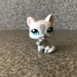 Littlest Pet Shop Gray and White Cat Toy with Large Eyes